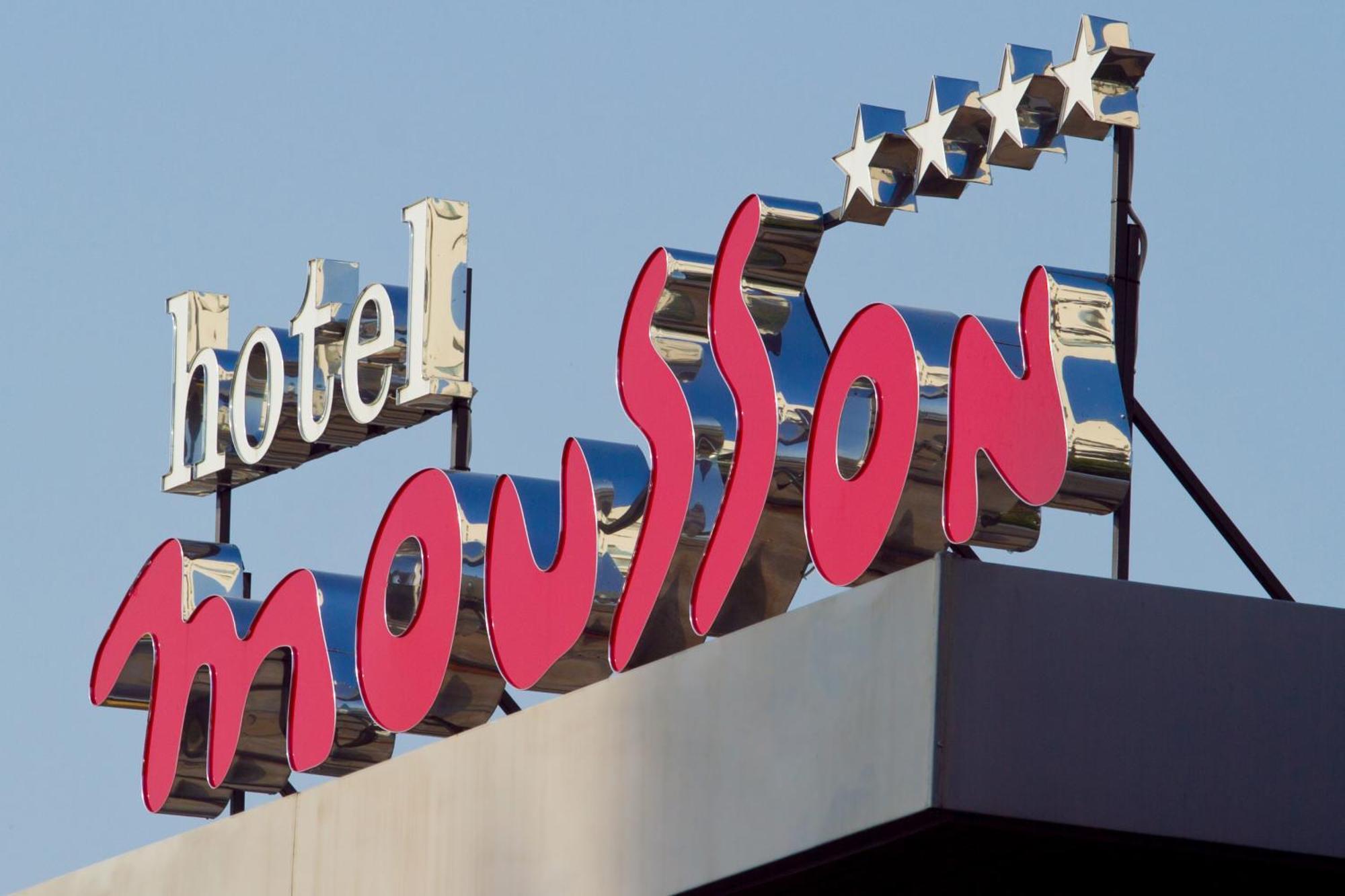 Hotel Mousson ミハロフツェ エクステリア 写真